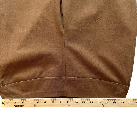 Chico's Pants 1.5 Short US M/10 Short Slimming 4 Way Stretch Pull on Cafe NEW - Picture 9 of 16